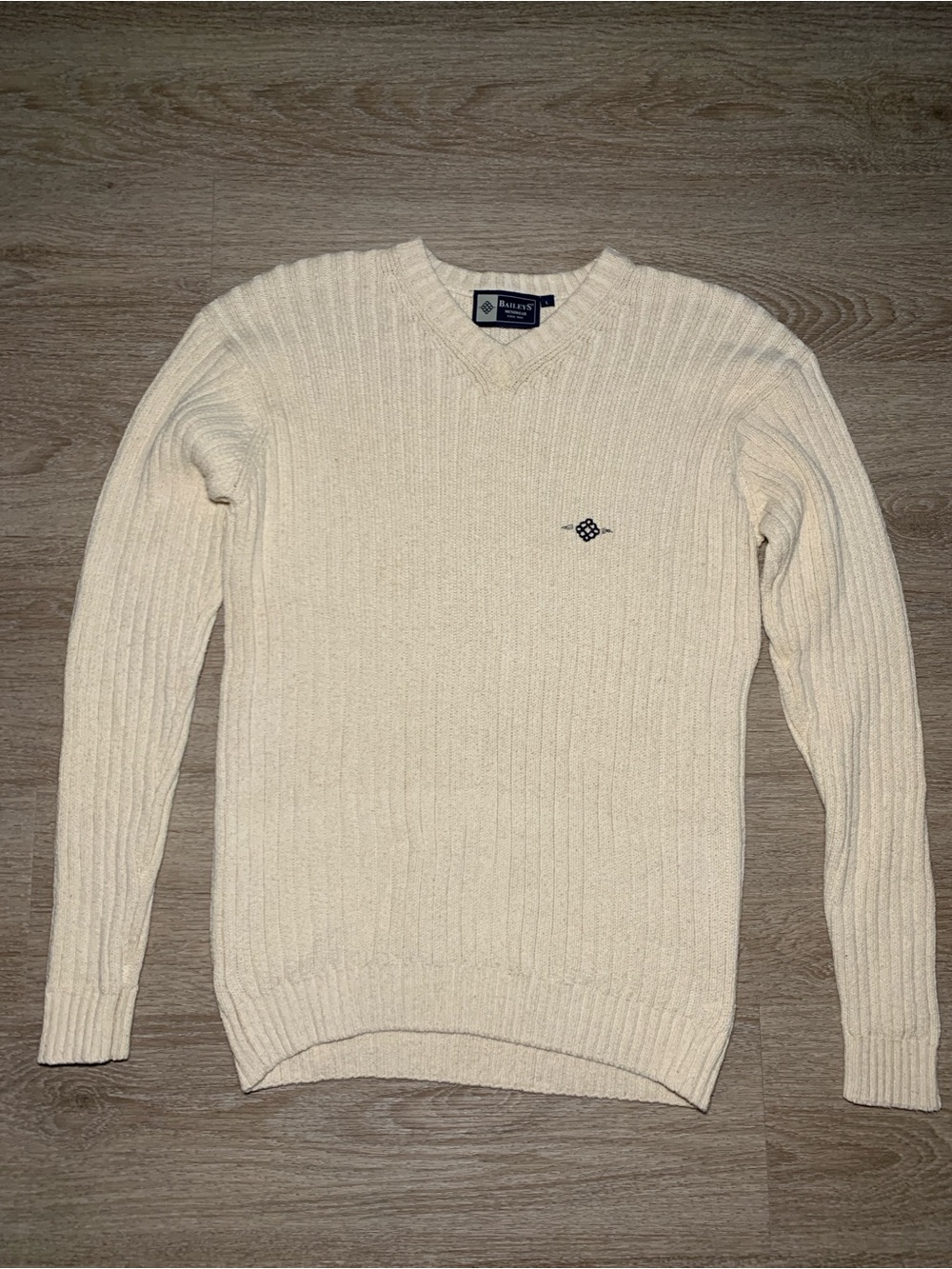 Bailey's Menswear Cream V-Neck Sweater Size L